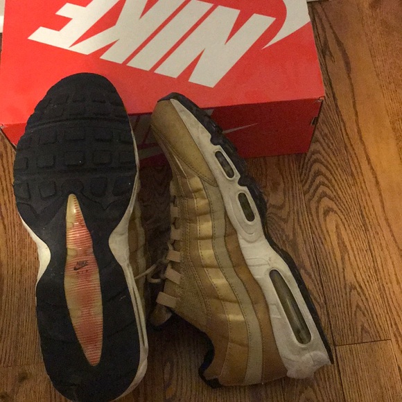 Mike air max 95 premium Qs metallic gold - Picture 4 of 5